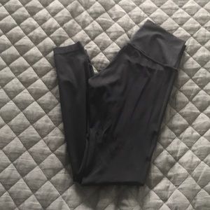 BLACK LULULEMON LEGGINGS